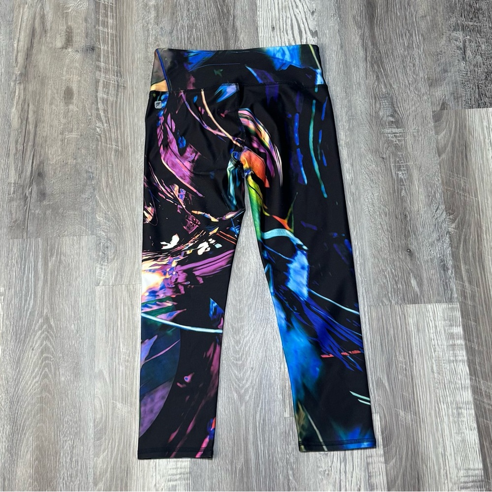 Fabletics Multicolor Abstract Capri Leggings NWT - image 4
